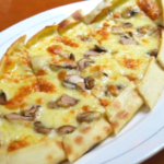 Kaşarlı-Mantarlı Biberli pide